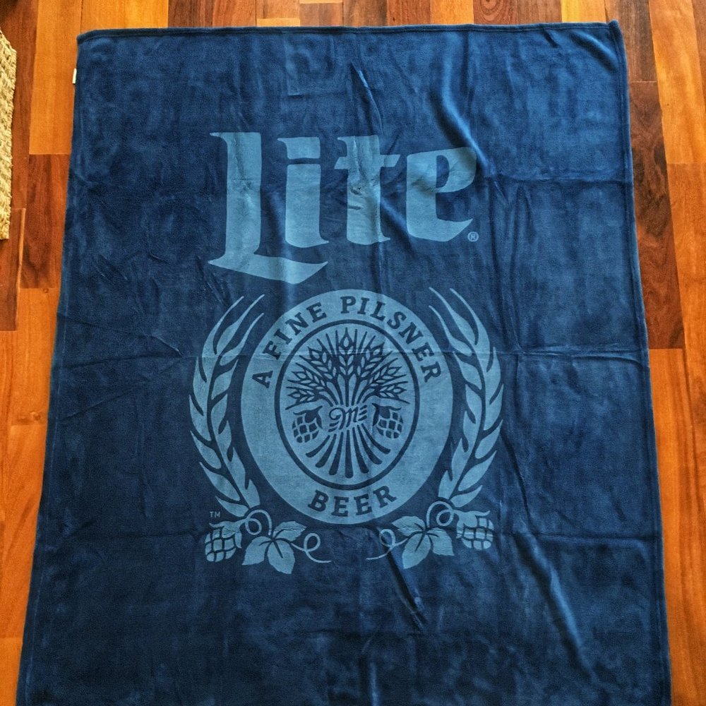Miller Lite Beer Crest Plush Throw Blanket 60x50in